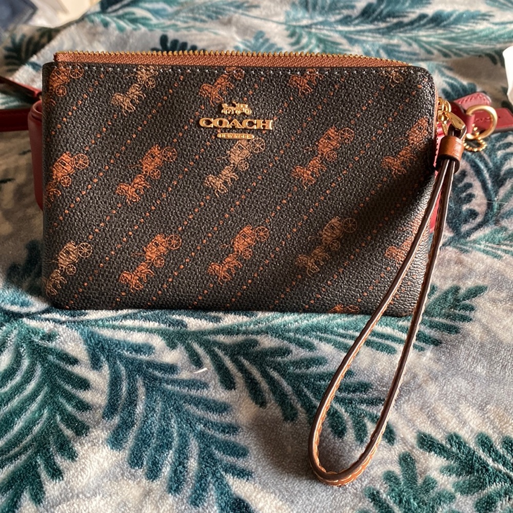 NWT horse and carriage dot print COACH  corner zip wristlet.